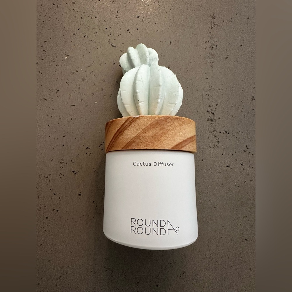 Round Around Cactus Diffuser in White with Light Wood(container only)